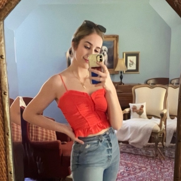 Meet your Posher, Emily - Picture 3 of 5